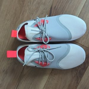 Men's size 10.5 Nike Lunarcharge